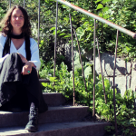 Hon berättar om kemikalierna som gör oss rena, snygga och fräscha 